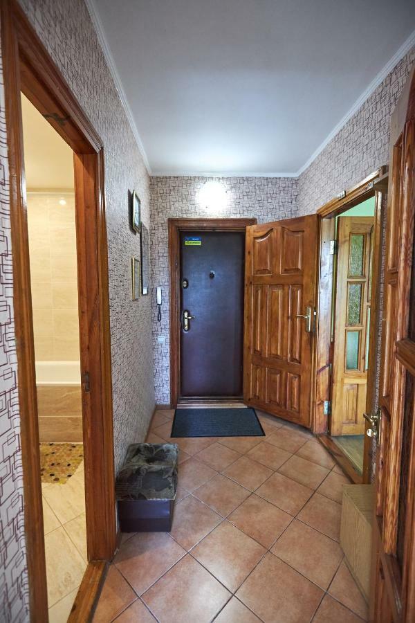 Babylon Apartments On Kievskaya Street 罗夫诺 外观 照片