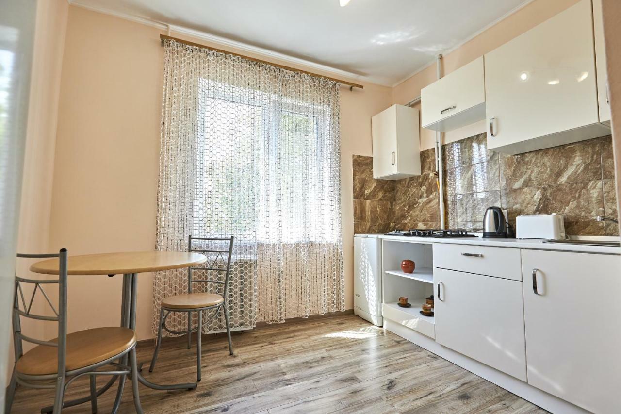 Babylon Apartments On Kievskaya Street 罗夫诺 外观 照片